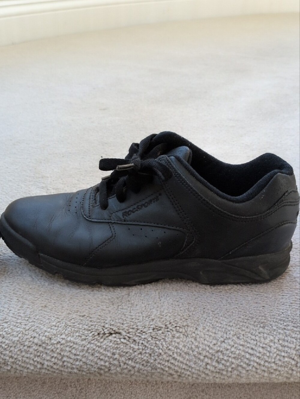 Women's RocSports Black Lace-Up Leather Walking Shoes